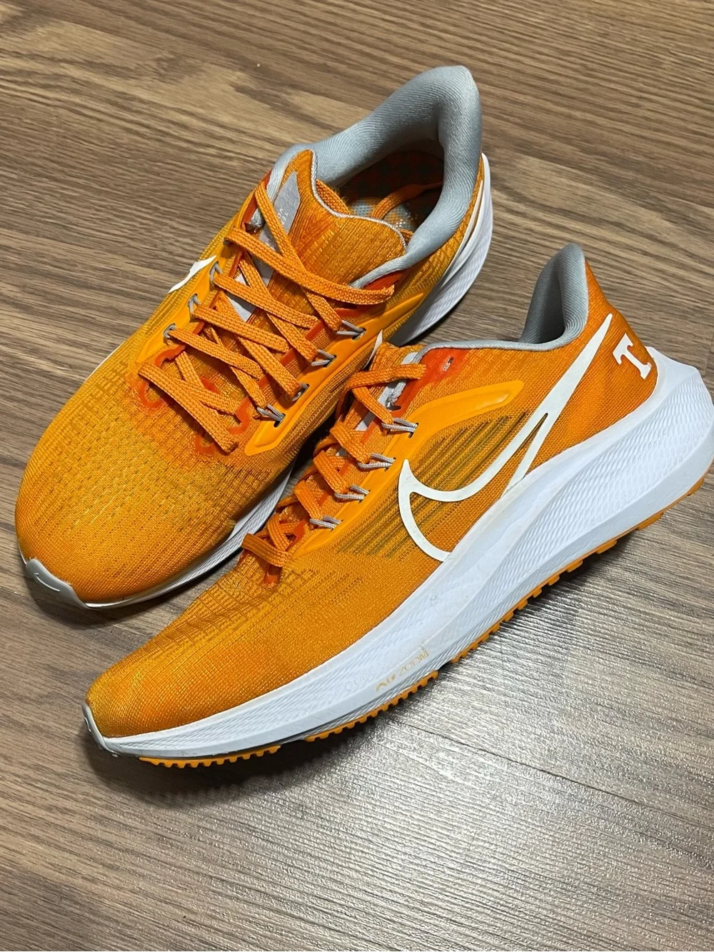 Nike Air Zoom Pegasus 39 Tennessee Volunteers Orange DR1975-800 Size 7